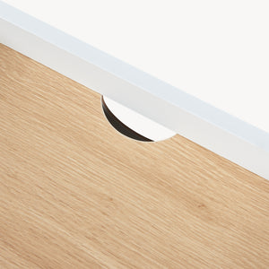 Nachtkastje Kuorshare 55x42x37 cm wit en eikenkleurig [en.casa]