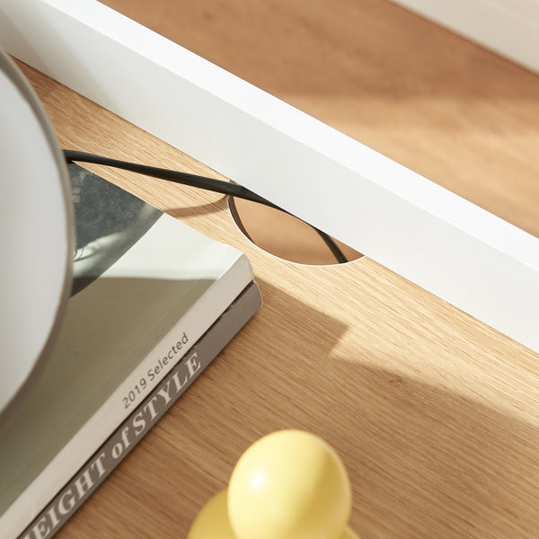 Nachtkastje Kuorshare 55x42x37 cm wit en eikenkleurig [en.casa]