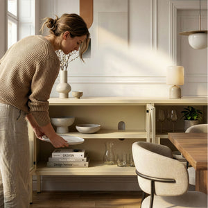Dressoir Klippestad vitrinekast 118x35x55 cm camel [en.casa]