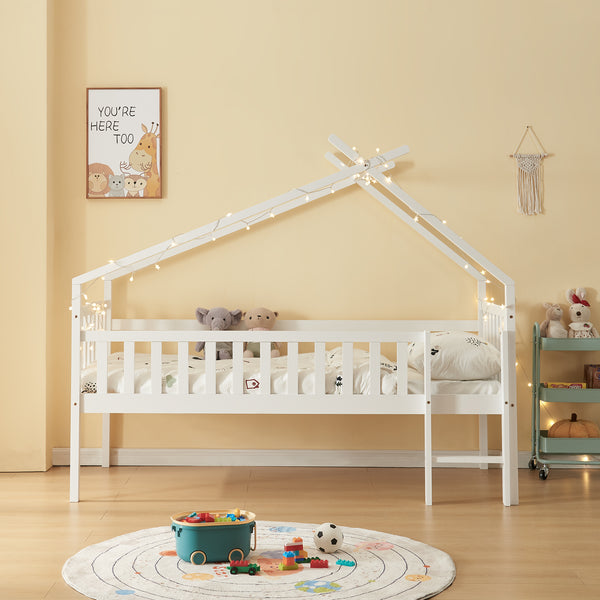 Kinderbed Sotkamo huisbed hoog uitvoering met bedbodem [en.casa]