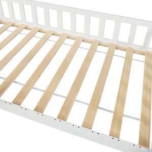 Kinderbed Ydre huisbed met matras en bedbodem wit [en.casa]