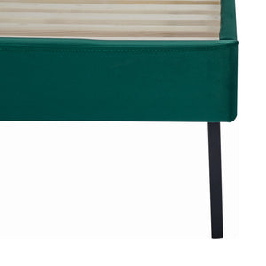 Gestoffeerd bed Porvoo met bedbodem en matras [en.casa]