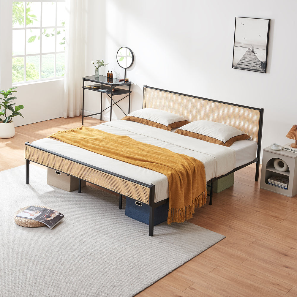 Metalen bed met matras Linköping zwart en rotan look [en.casa]