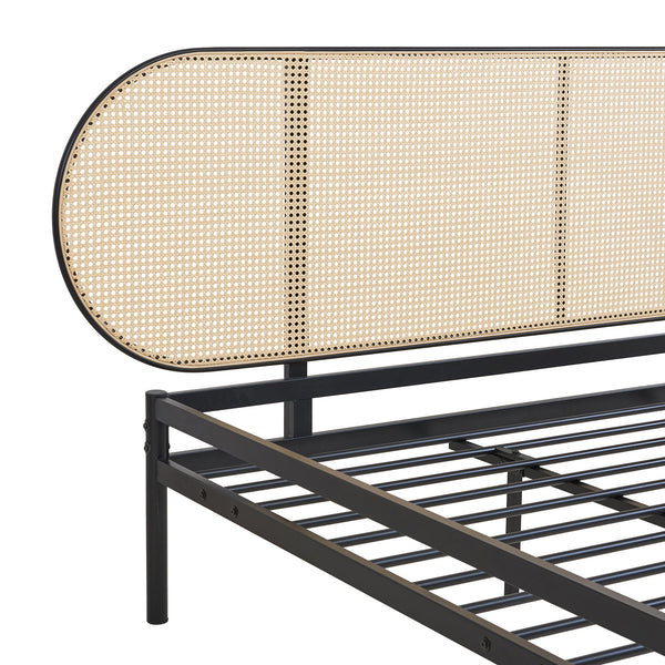 Metalen bed Linköping met matras zwart en rotan look [en.casa]